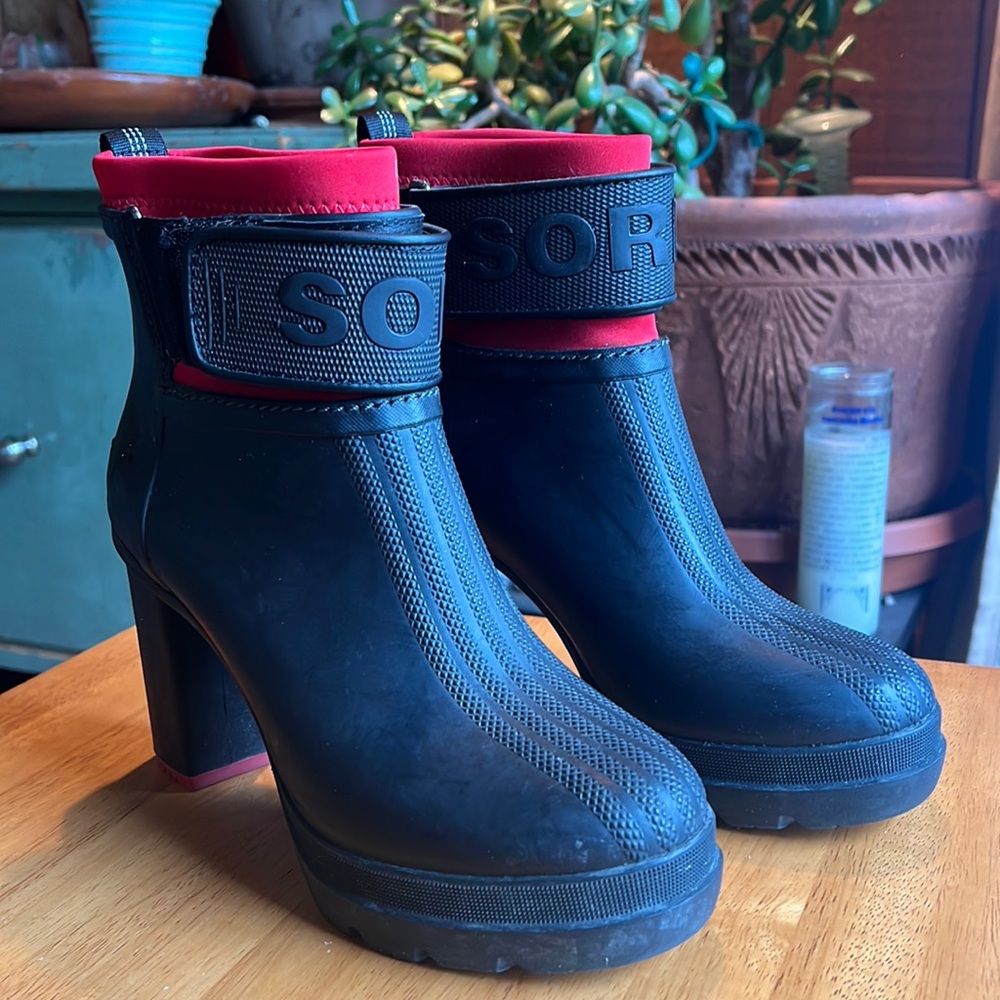 Sorel Medina III heeled rain boots. Worn only a few times!